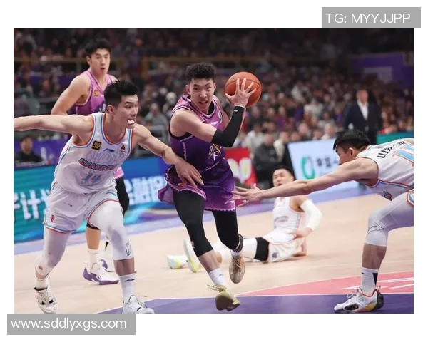 CBA山东对阵北京精彩文字解说全程回顾与分析 CBA山东对阵北京精彩文字解说全程回顾与分析