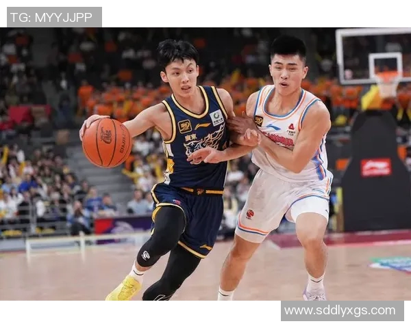 CBA精彩回放广东队与上海队激战全程回顾与精彩瞬间分析 CBA精彩回放广东队与上海队激战全程回顾与精彩瞬间分析