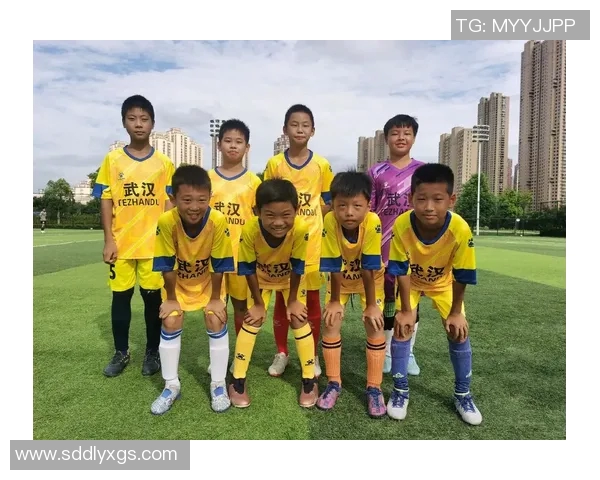 京多安的足球之路:从青训崭露头角到世界舞台的闪耀之星 京多安的足球之路:从青训崭露头角到世界舞台的闪耀之星