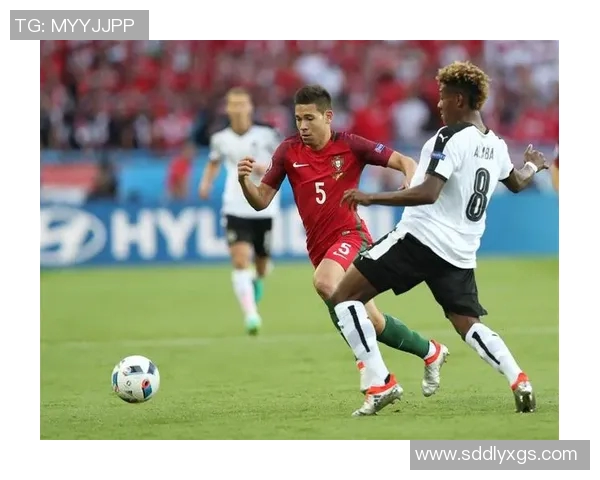 哈维西蒙斯崛起之路:从青年才俊到足球场上的新星 哈维西蒙斯崛起之路:从青年才俊到足球场上的新星