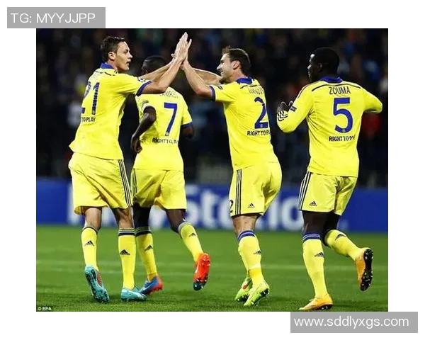 罗森博格与马里博尔的激烈对决展现足球魅力与战术智慧的巅峰较量